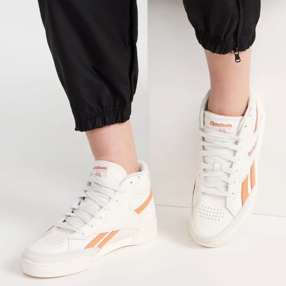 Reebok Club C Form High-top Sneaker Sz 9.5 In Chalk/Peach Fuzz/Burnt Orange NWT - Picture 1 of 10